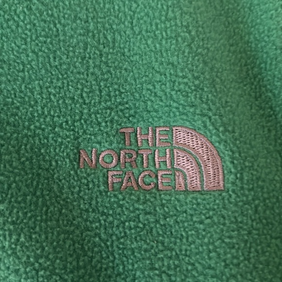 Boys North Face Fleece Jacket - Picture 2 of 5